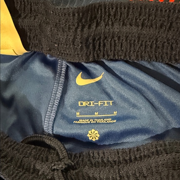 Nike dri fit USA men’s soccer jersey and shorts set youth medium - Picture 5 of 6